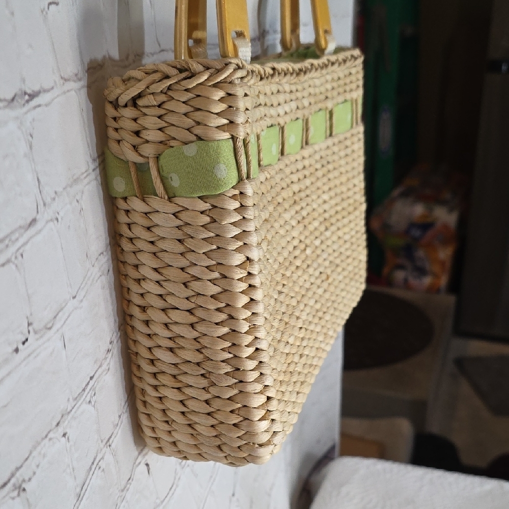 Vintage Woven Straw Tote Bag | Wood Handles | Lime Green Bow Coastal Grandma - Picture 5 of 11